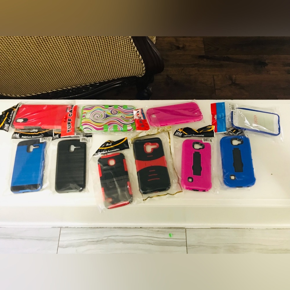 CELL PHONE COVER , CASES , SKINS AND OUTFITTERS